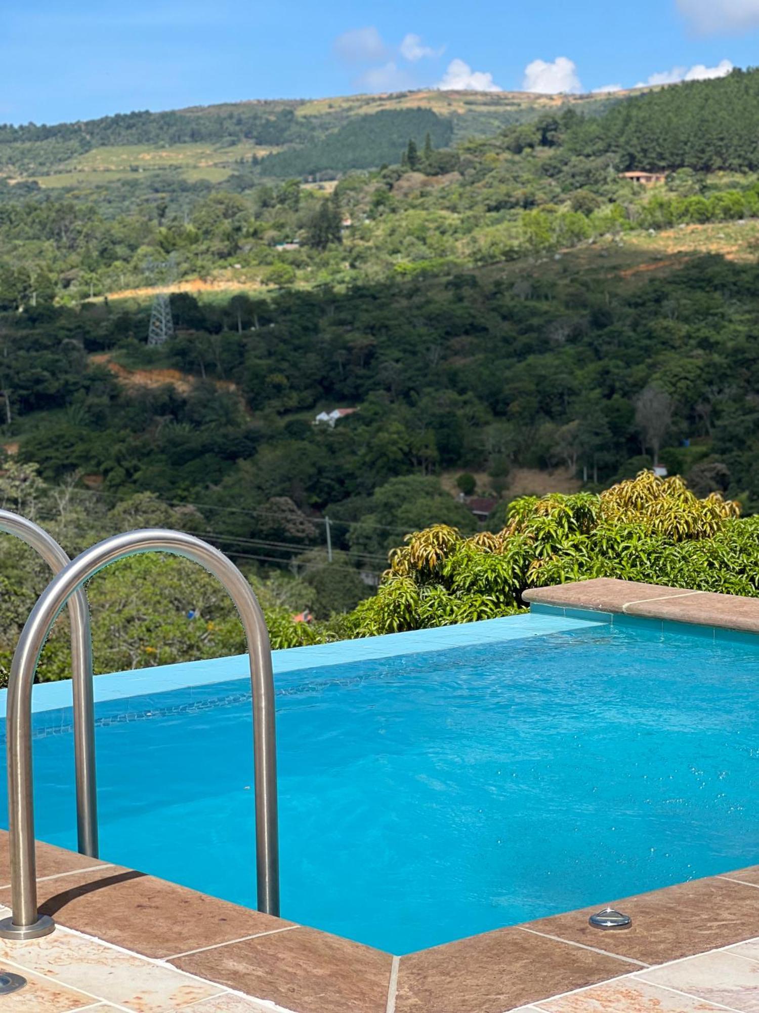 Hotel Campestre Palmas Del Zamorano サン・ヒル エクステリア 写真